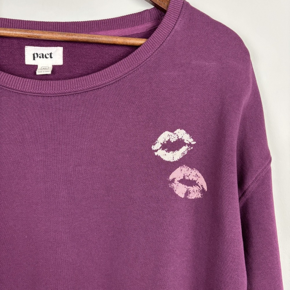 Pact Sweatshirt Womens XL Maroon Kiss Lip Graphic Pullover Sustainable‎ Organic - Picture 3 of 7